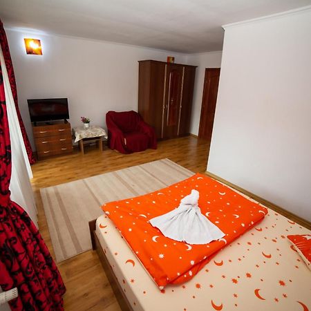 ホテル Casa Binu Arieşeni エクステリア 写真