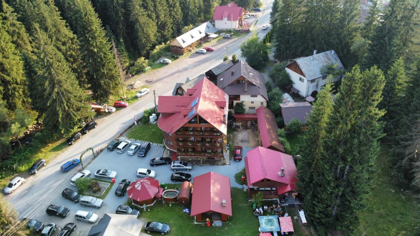 ホテル Casa Binu Arieşeni エクステリア 写真