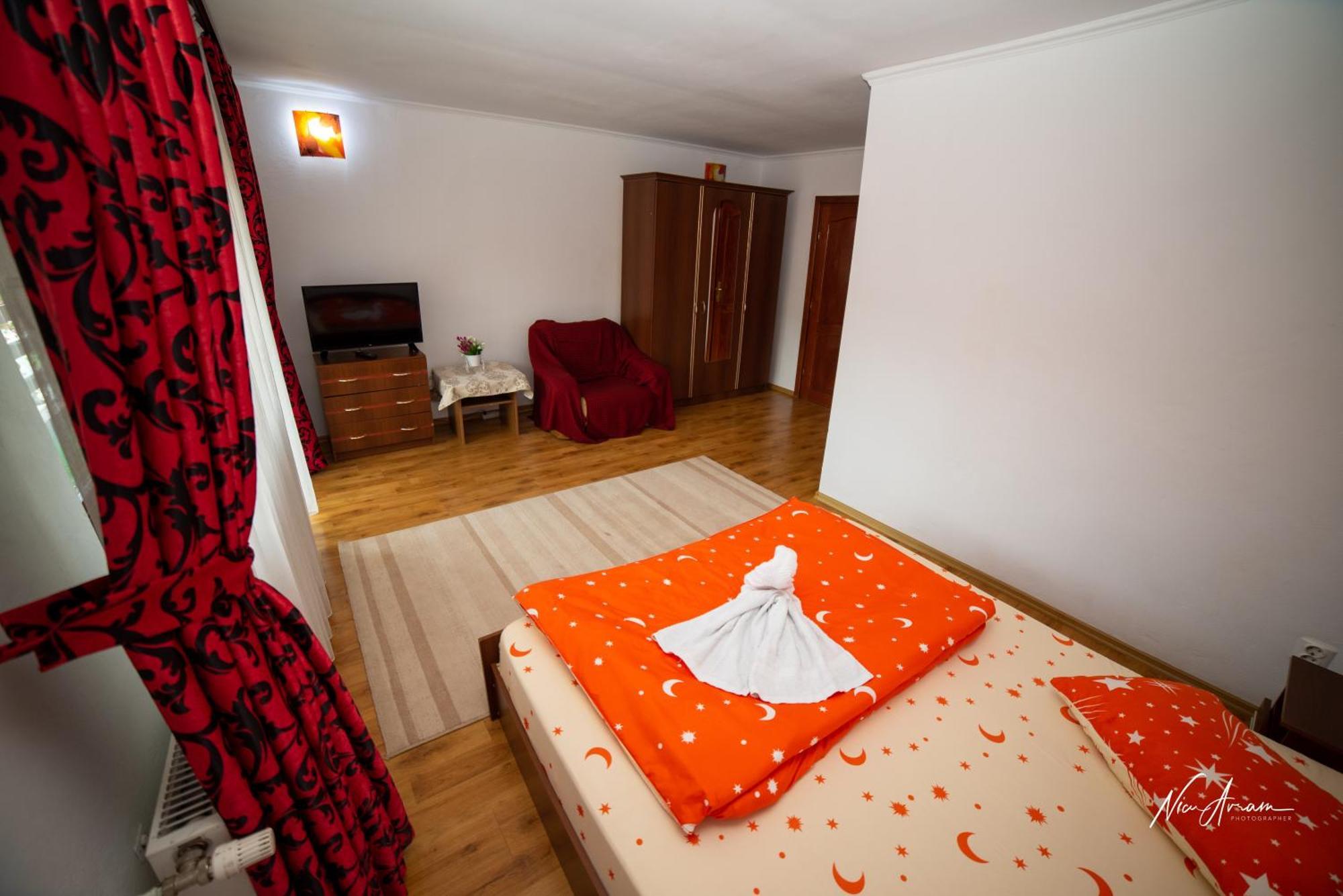 ホテル Casa Binu Arieşeni エクステリア 写真