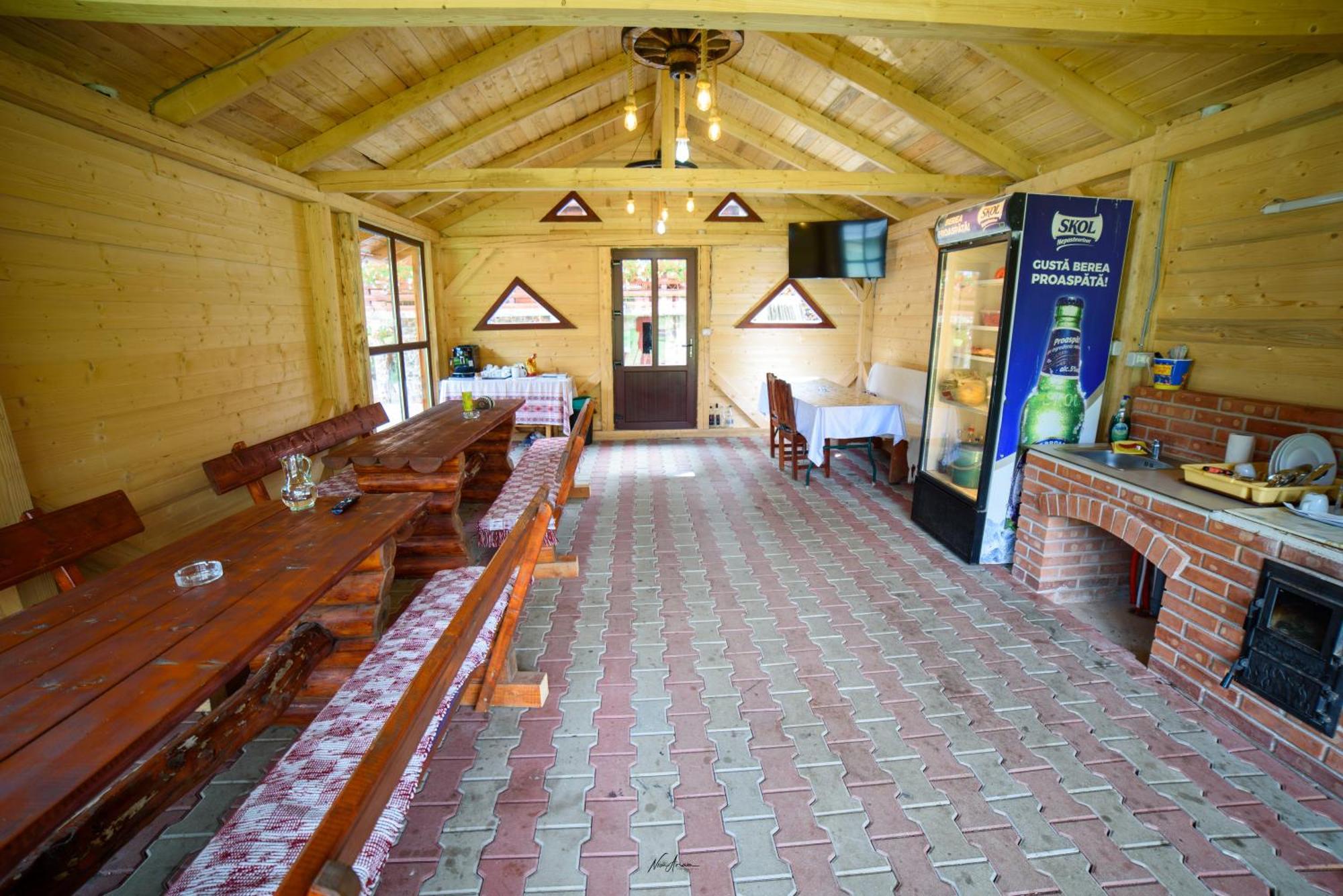 ホテル Casa Binu Arieşeni エクステリア 写真
