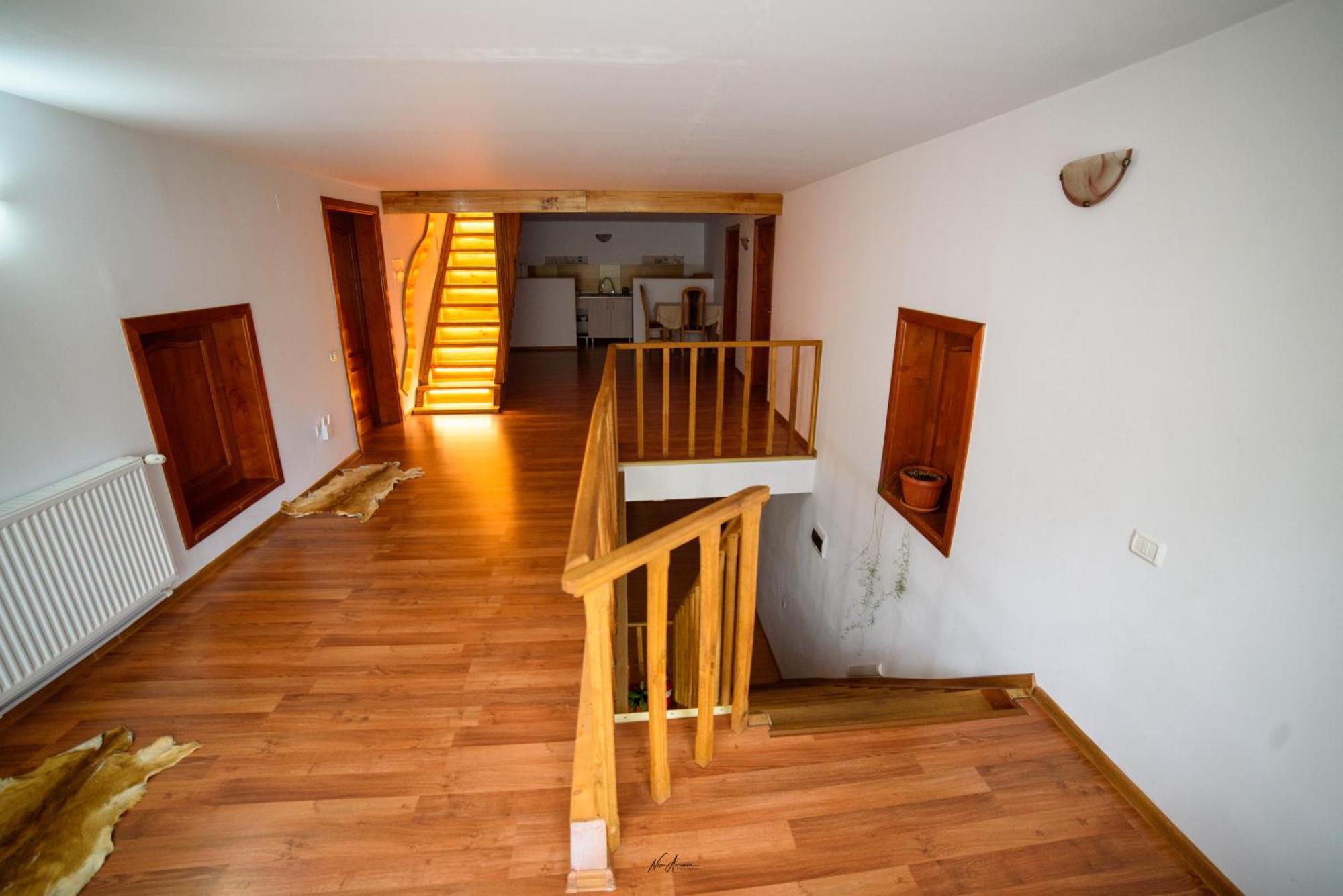 ホテル Casa Binu Arieşeni エクステリア 写真