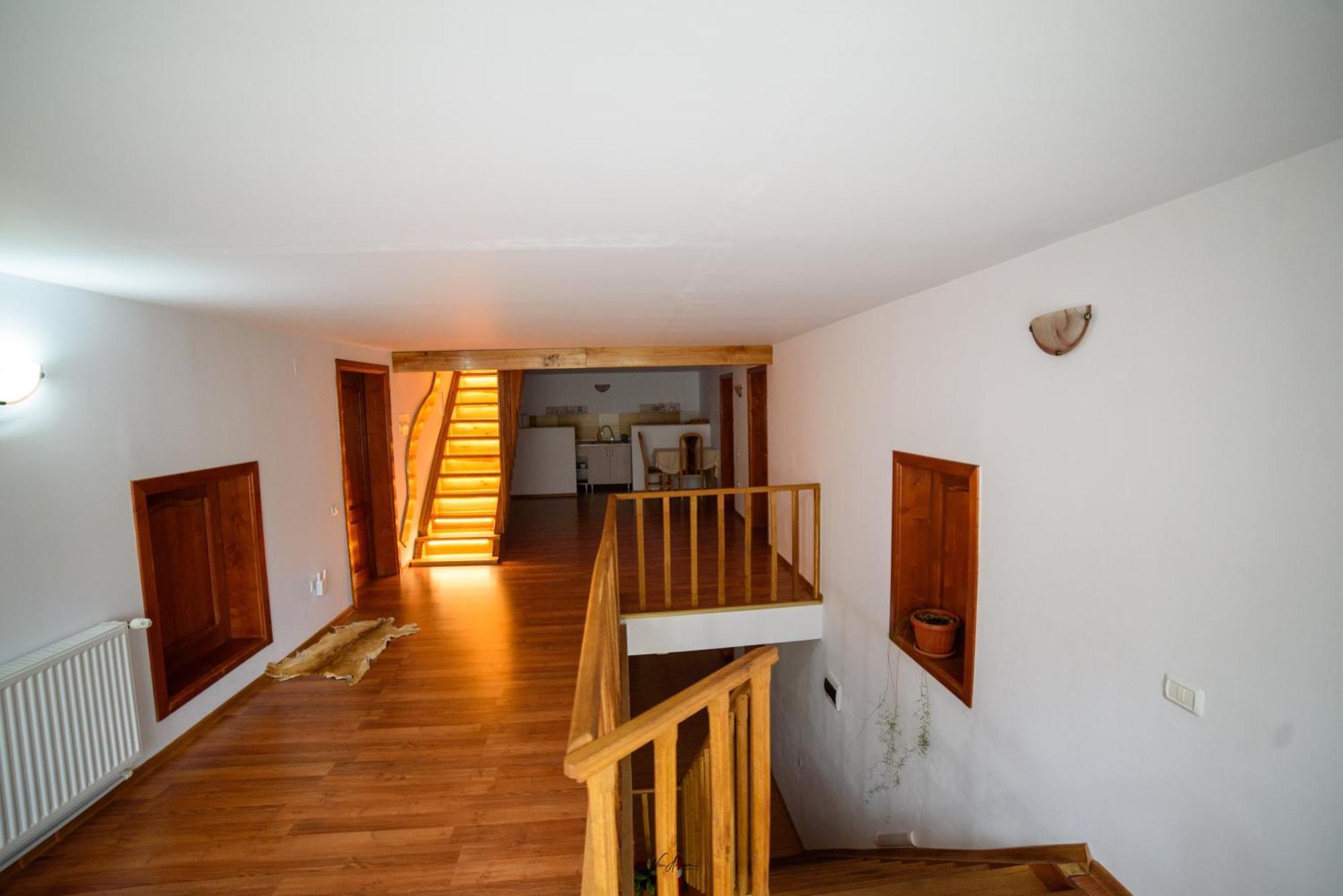 ホテル Casa Binu Arieşeni エクステリア 写真