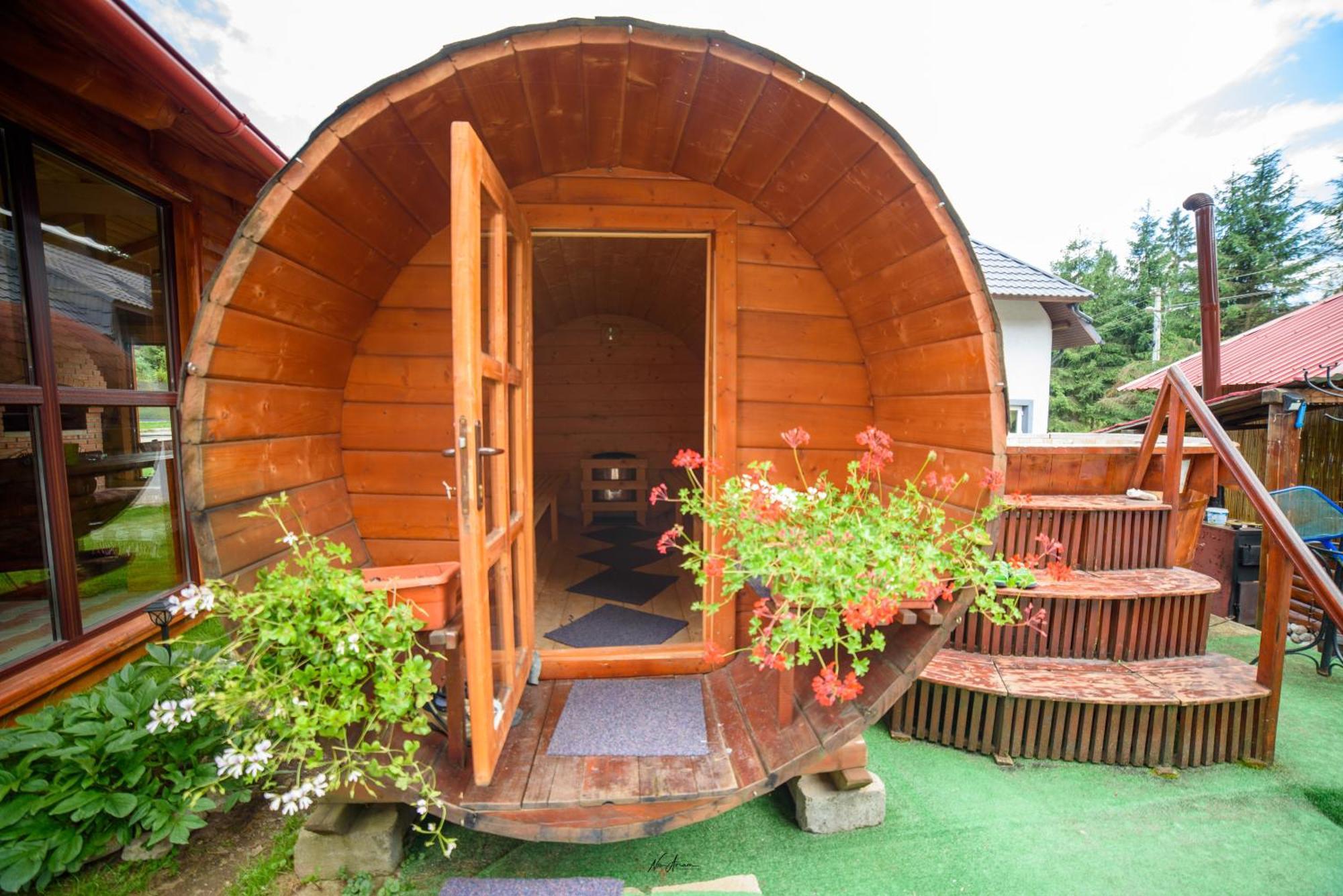 ホテル Casa Binu Arieşeni エクステリア 写真